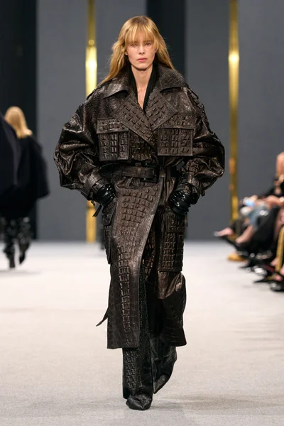 Look 50